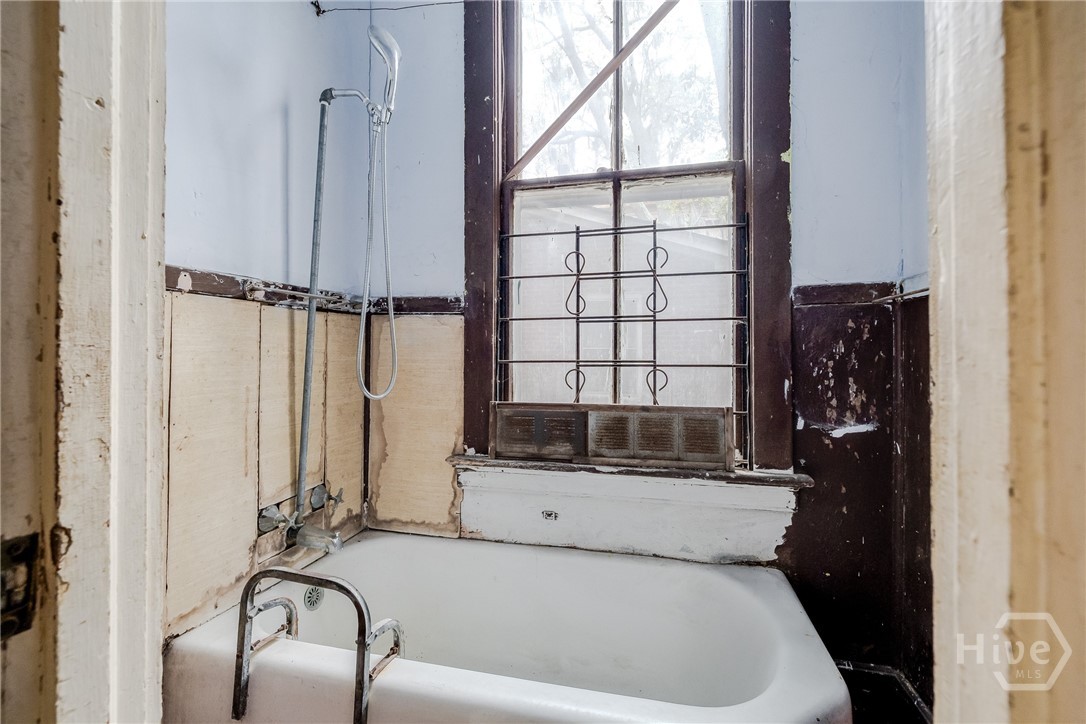 924-926 E Duffy Street