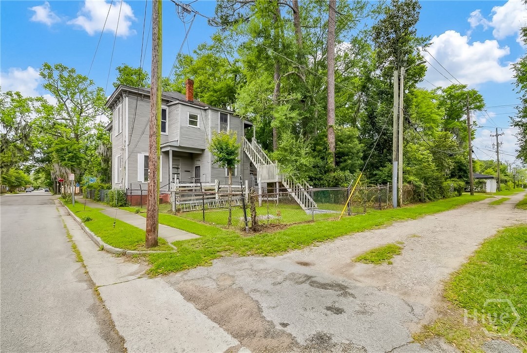 924-926 E Duffy Street