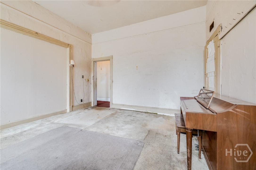 924-926 E Duffy Street