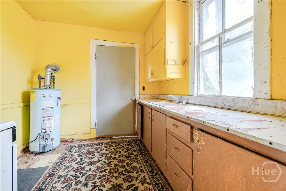 924-926 E Duffy Street