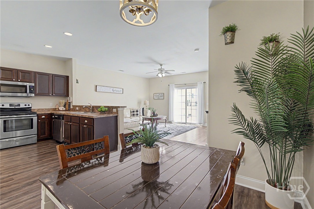 345 Canyon Oak Loop