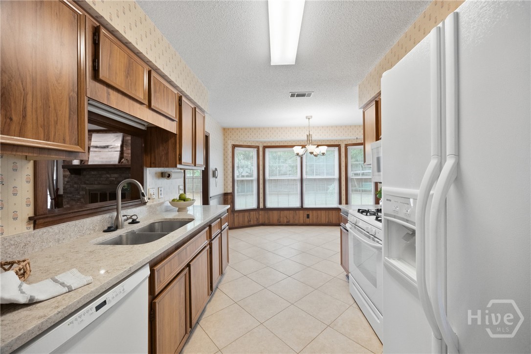 8506 Heatherwood Drive