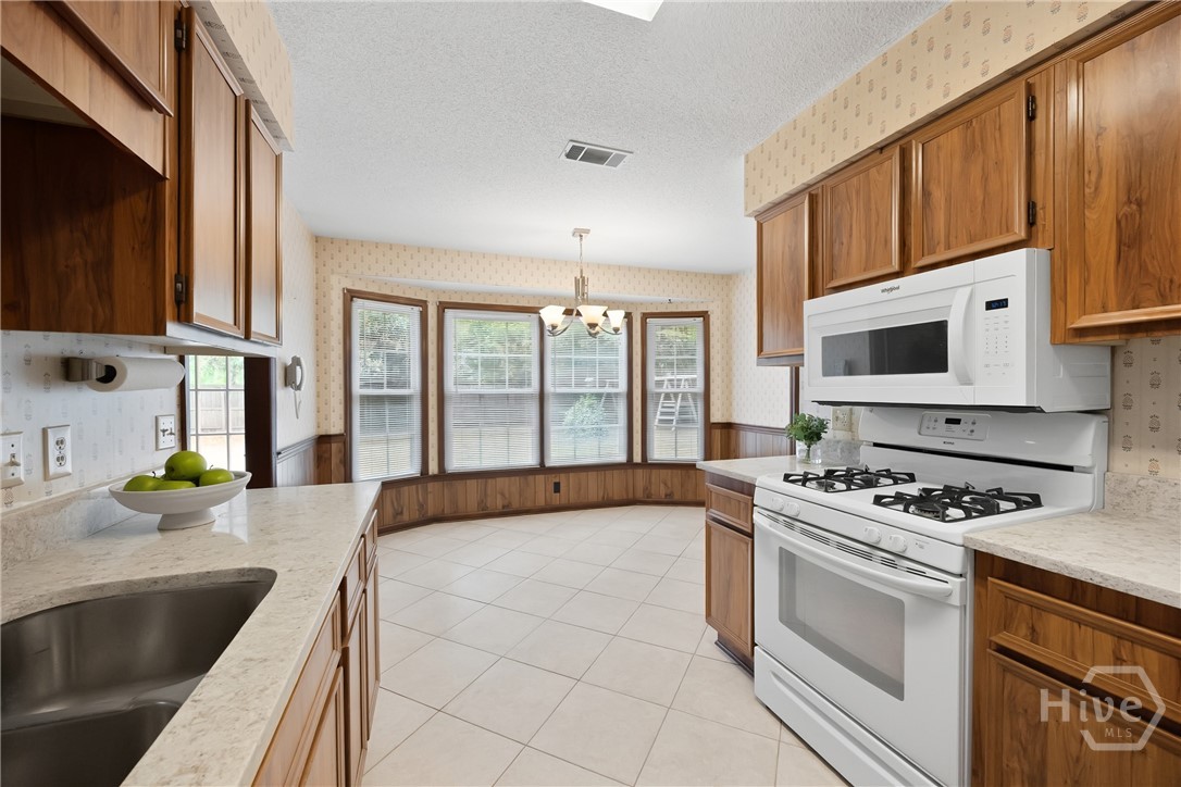 8506 Heatherwood Drive