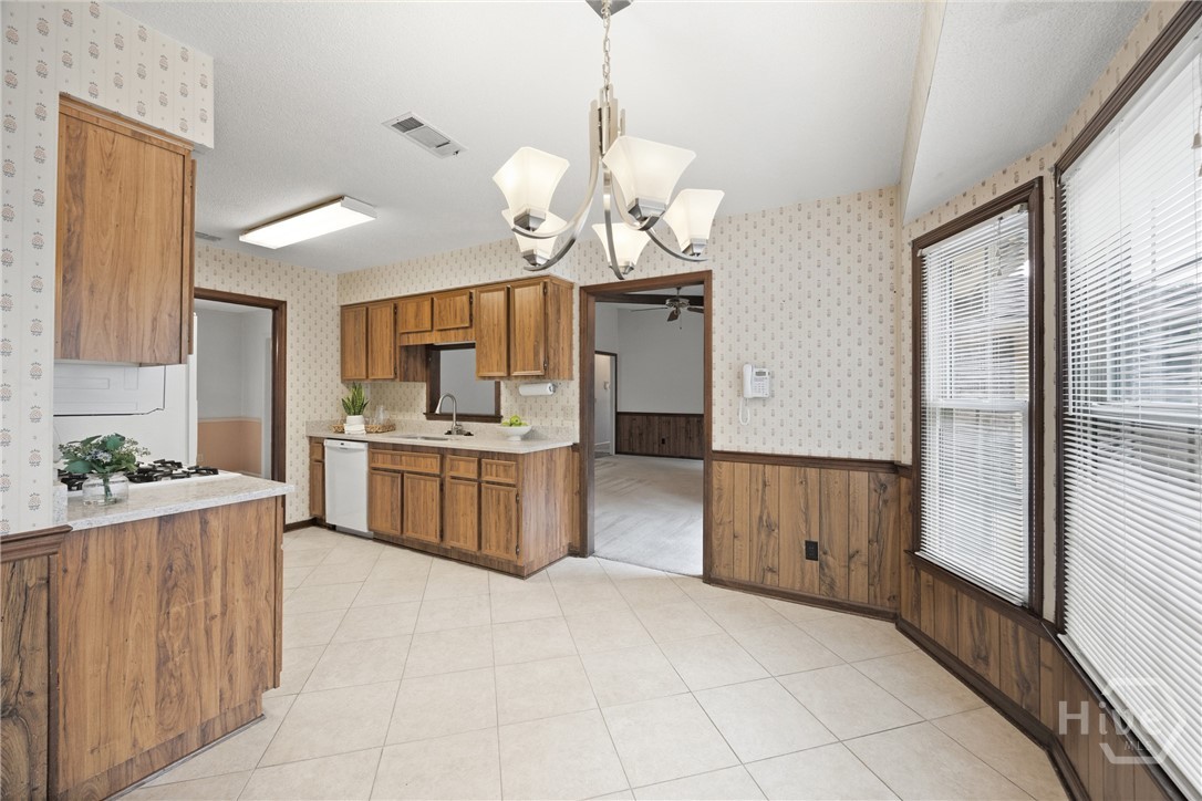 8506 Heatherwood Drive