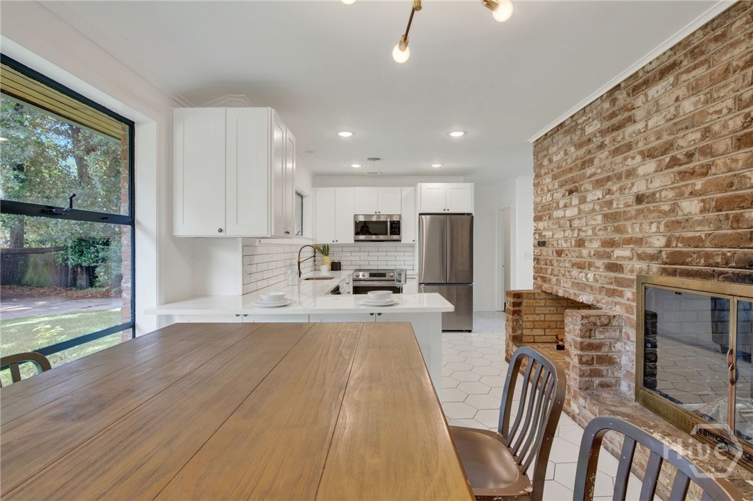 200 Kinzie Avenue