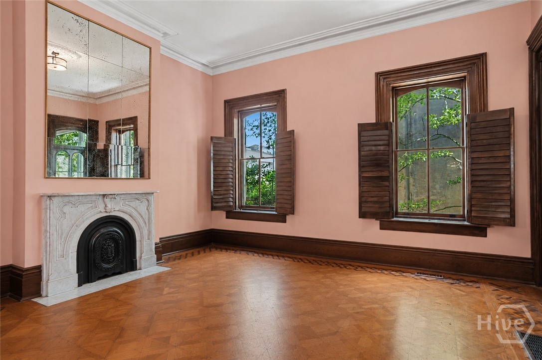 110 W Gaston Street