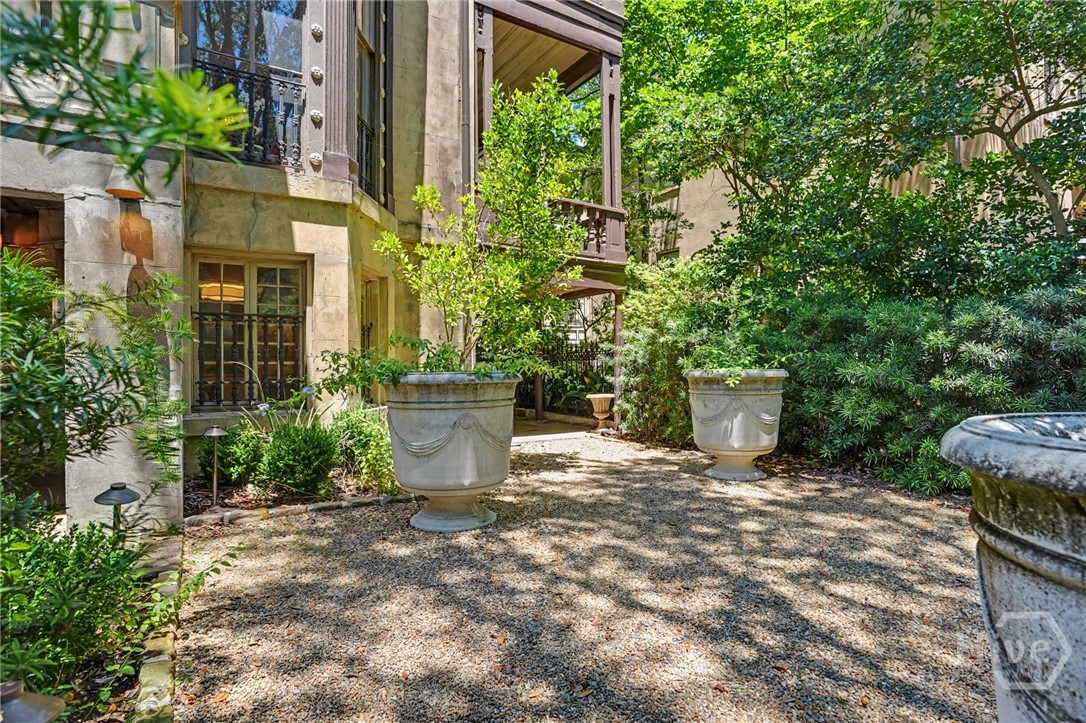 110 W Gaston Street