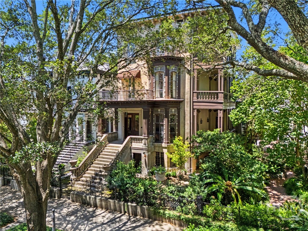 110 W Gaston Street