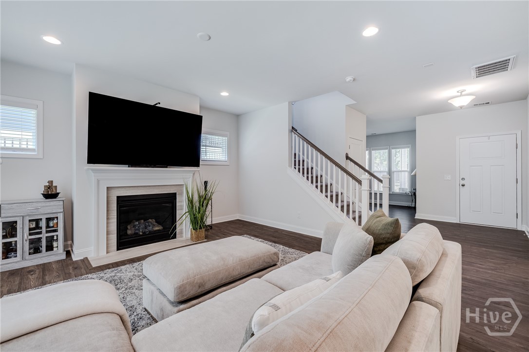 104 Kingbird Court
