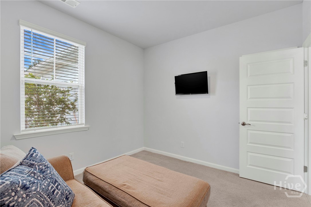 220 Holloway Hill