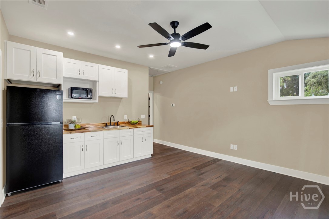 513 E 64th Street