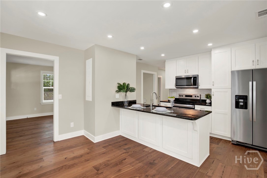 513 E 64th Street