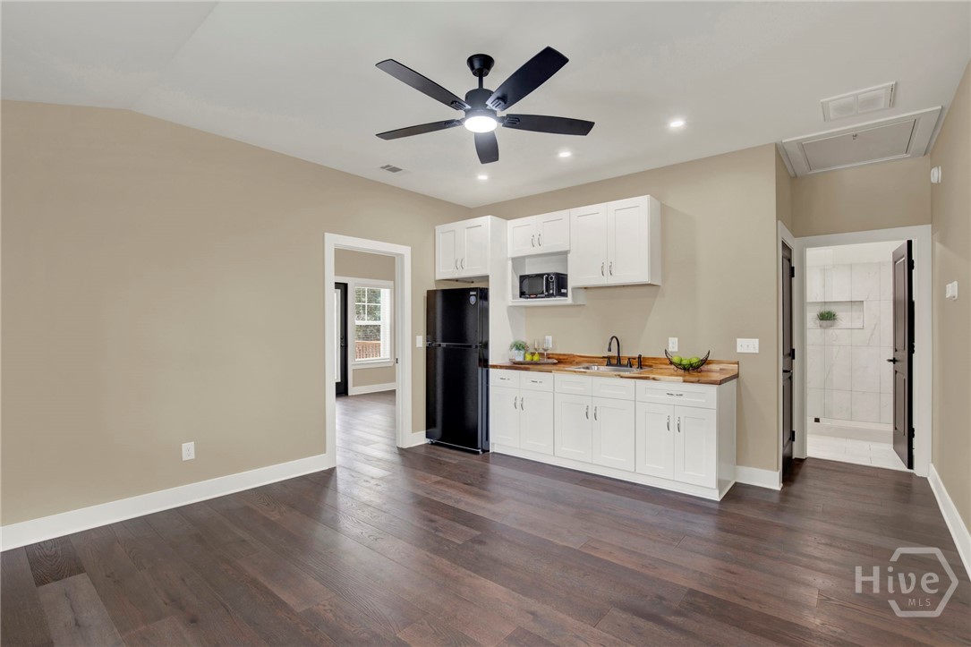 513 E 64th Street