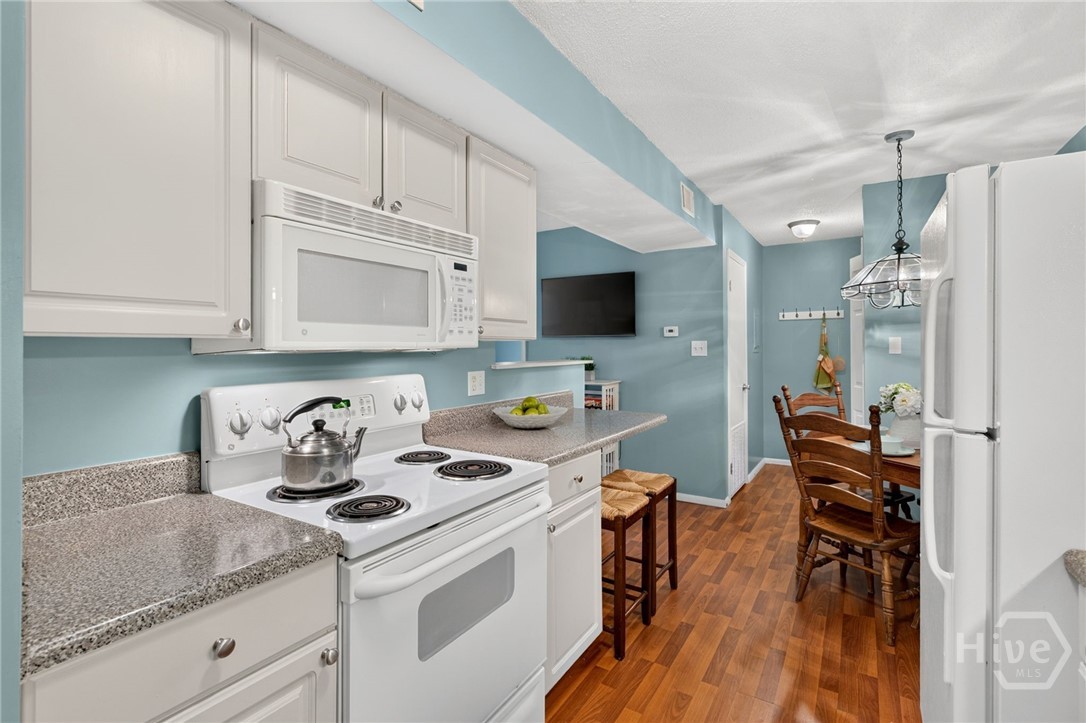 401 N Cromwell Road J7
