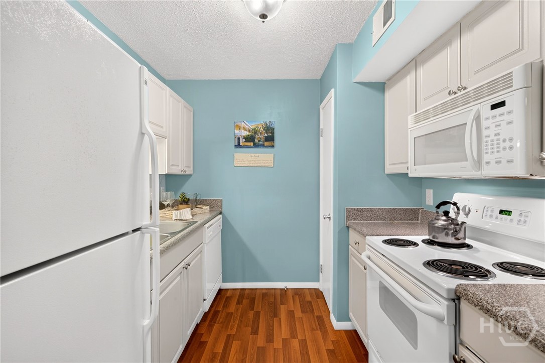 401 N Cromwell Road J7