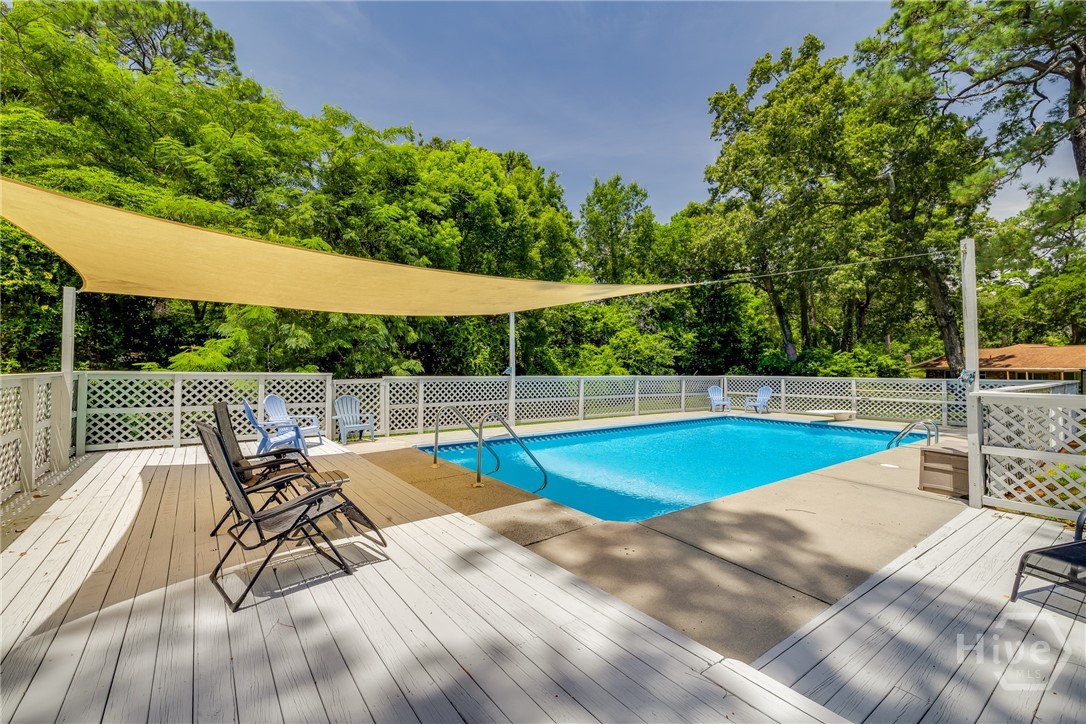 7325 Tropical Way