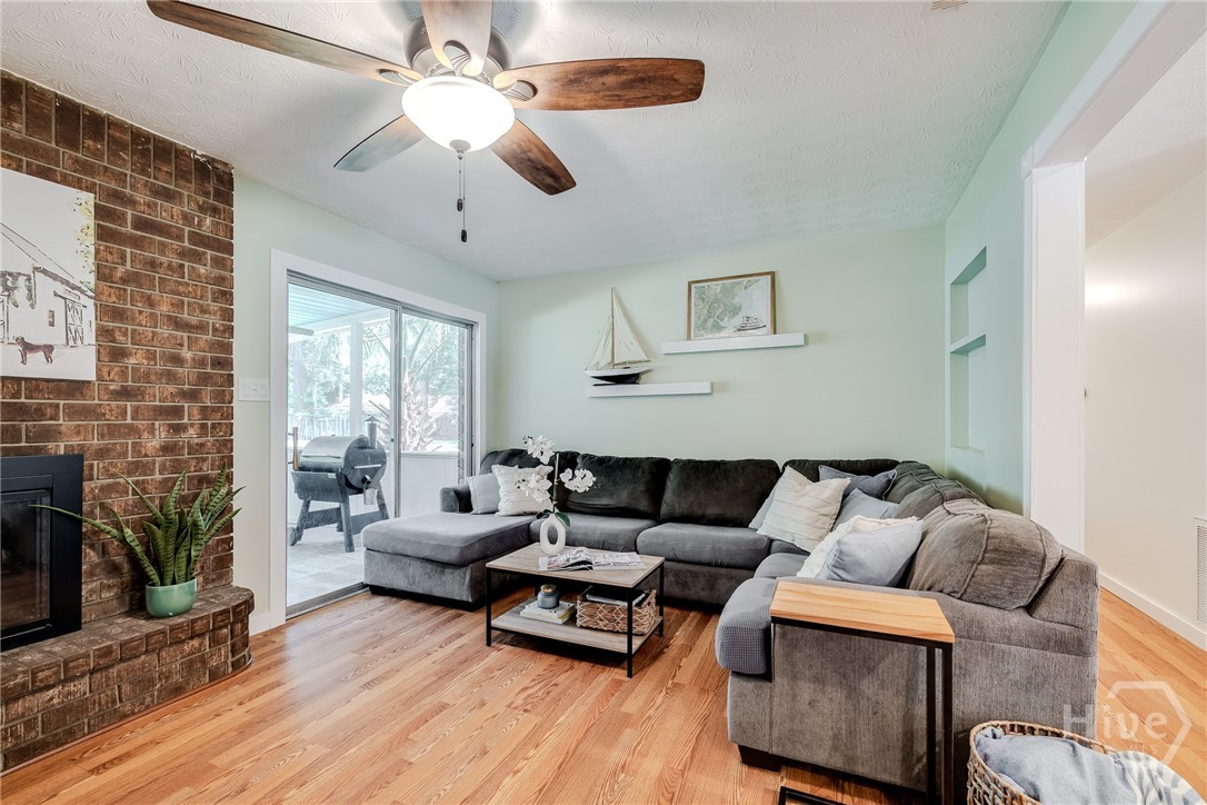 7325 Tropical Way