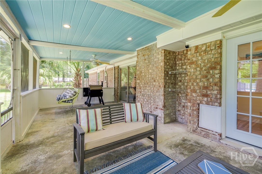 7325 Tropical Way