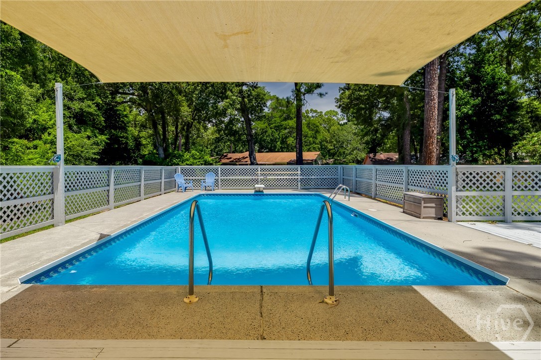 7325 Tropical Way