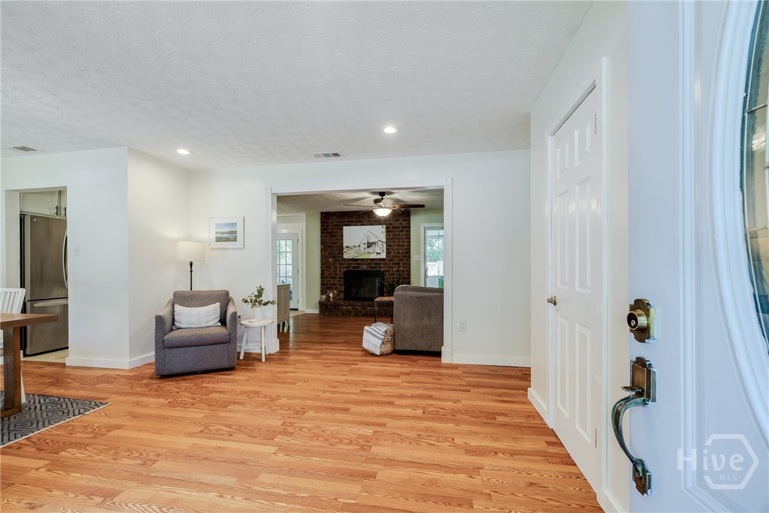 7325 Tropical Way