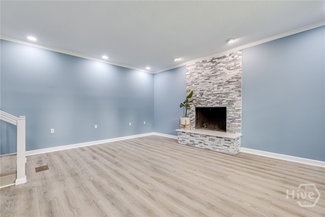 330 Lakeshore Drive