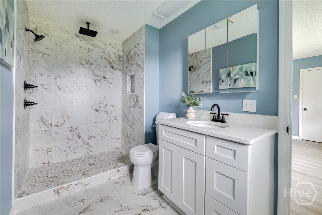330 Lakeshore Drive