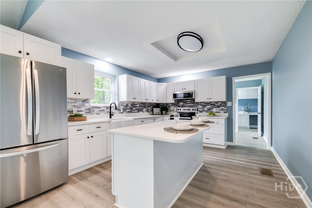 330 Lakeshore Drive