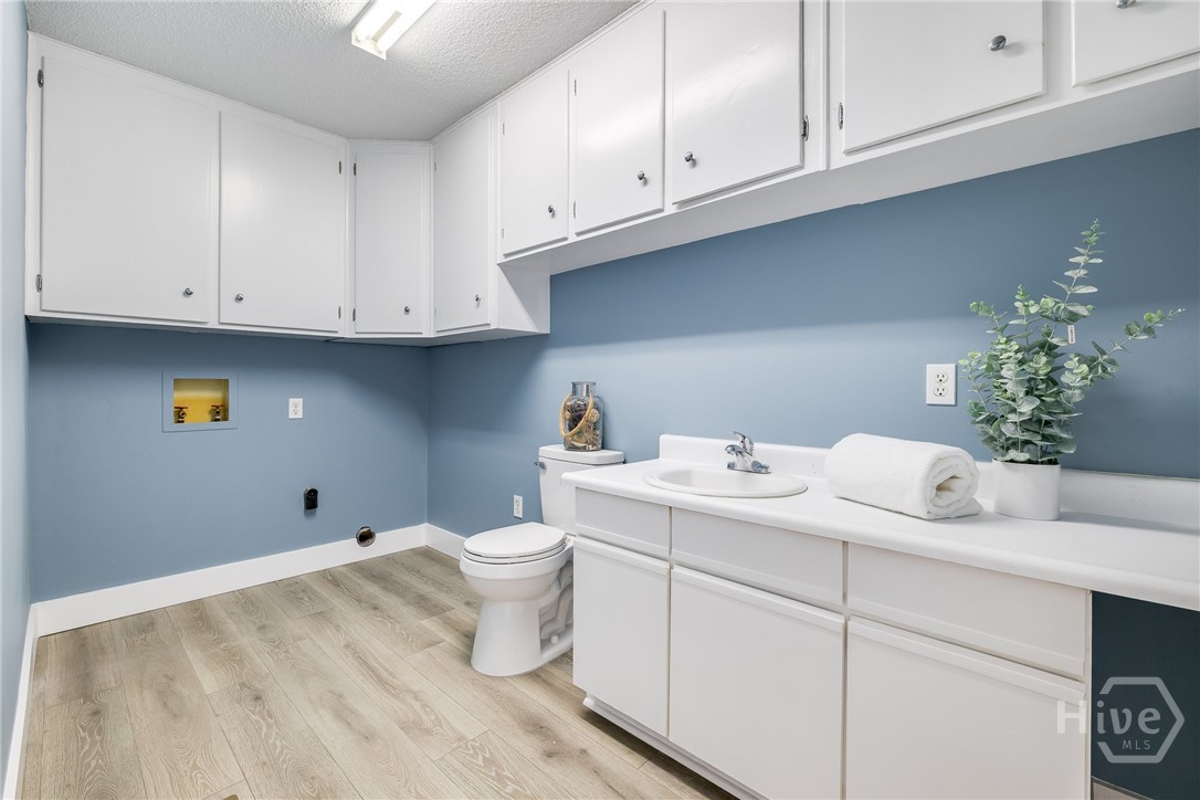 330 Lakeshore Drive
