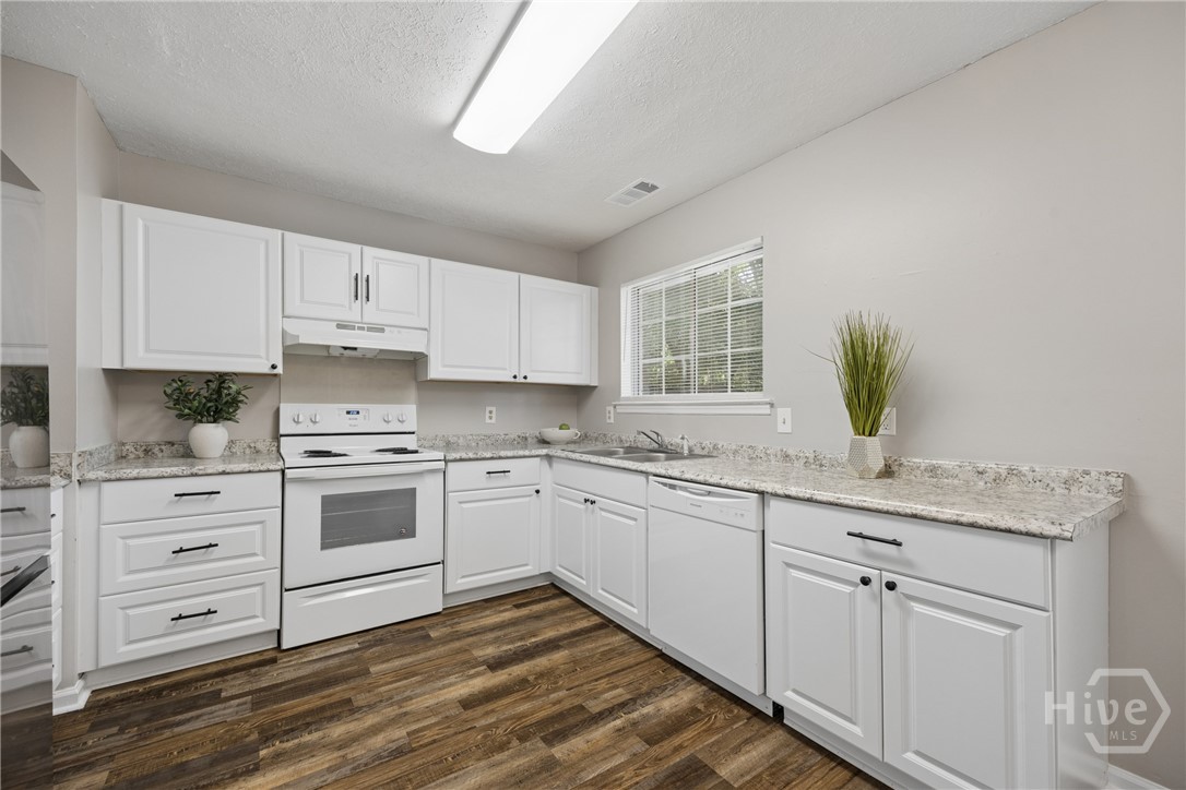 110 Bobstay Court