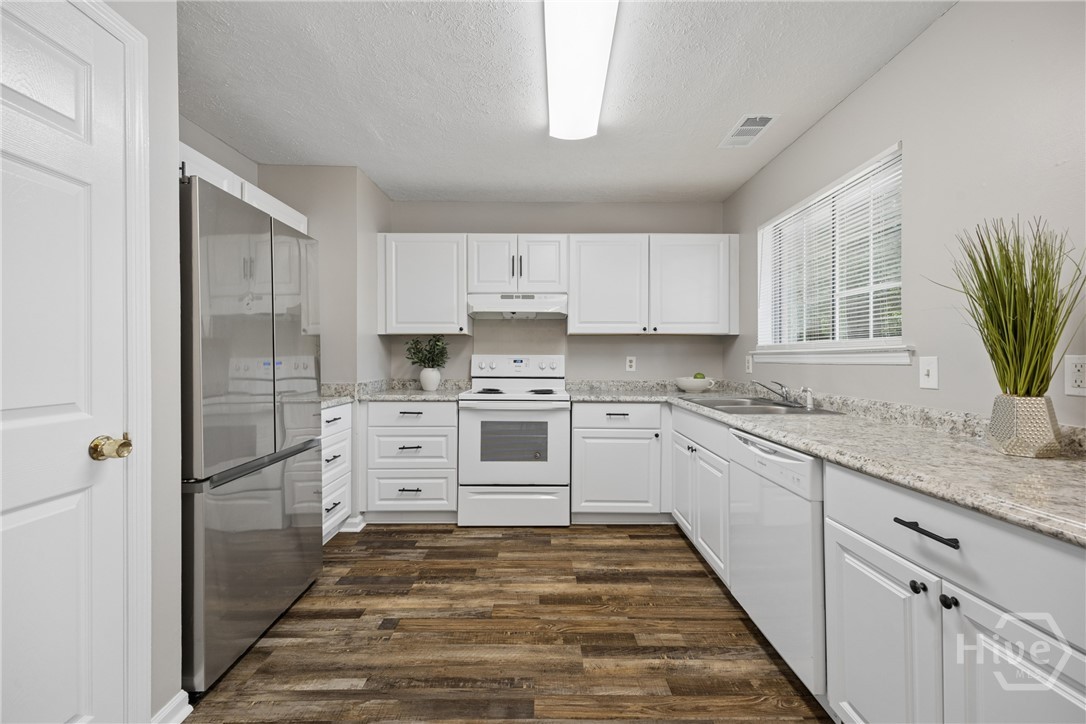 110 Bobstay Court