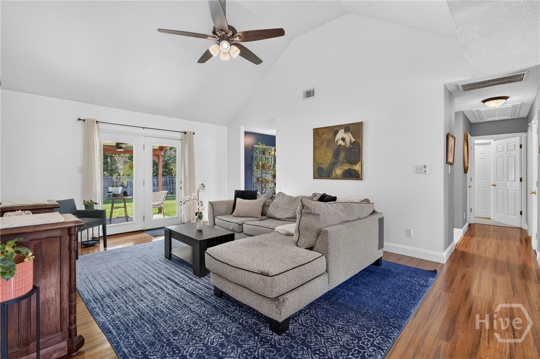 211 Longleaf Circle