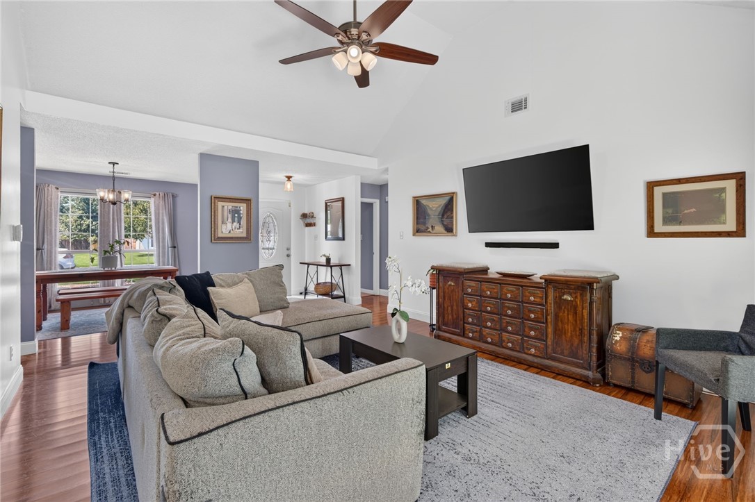 211 Longleaf Circle