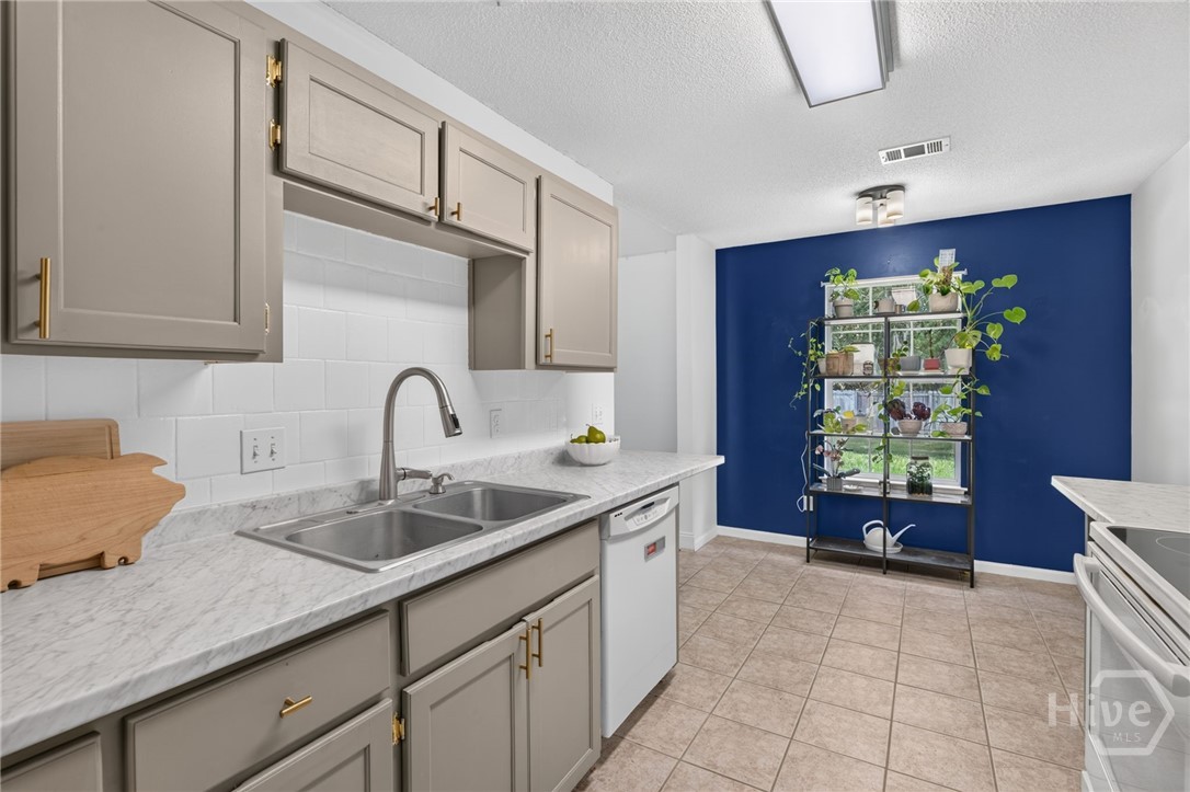 211 Longleaf Circle