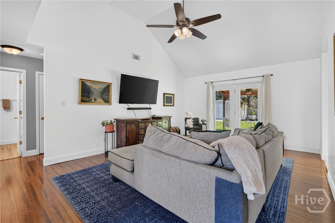 211 Longleaf Circle