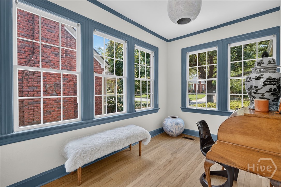 702 E 52nd Street