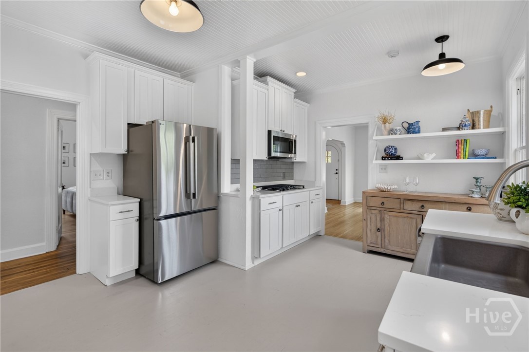 702 E 52nd Street