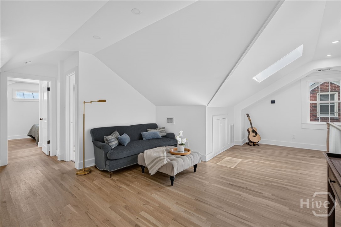 702 E 52nd Street