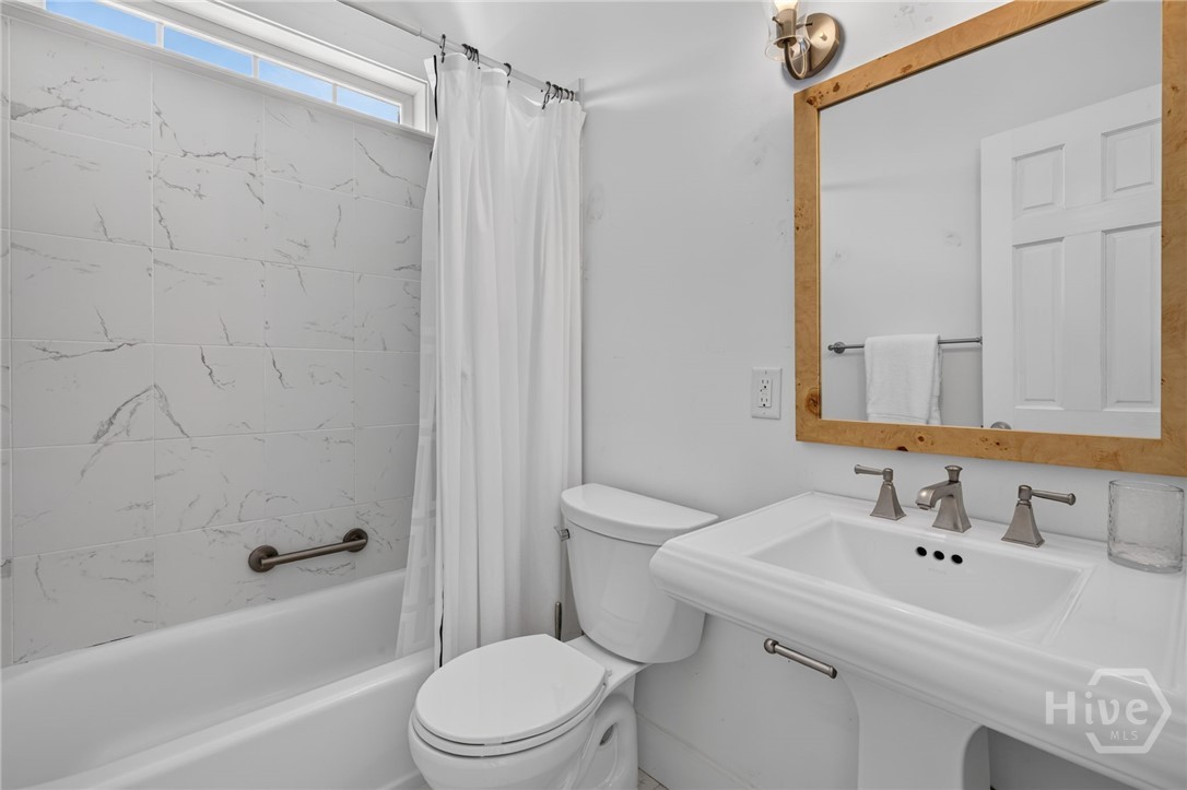 702 E 52nd Street