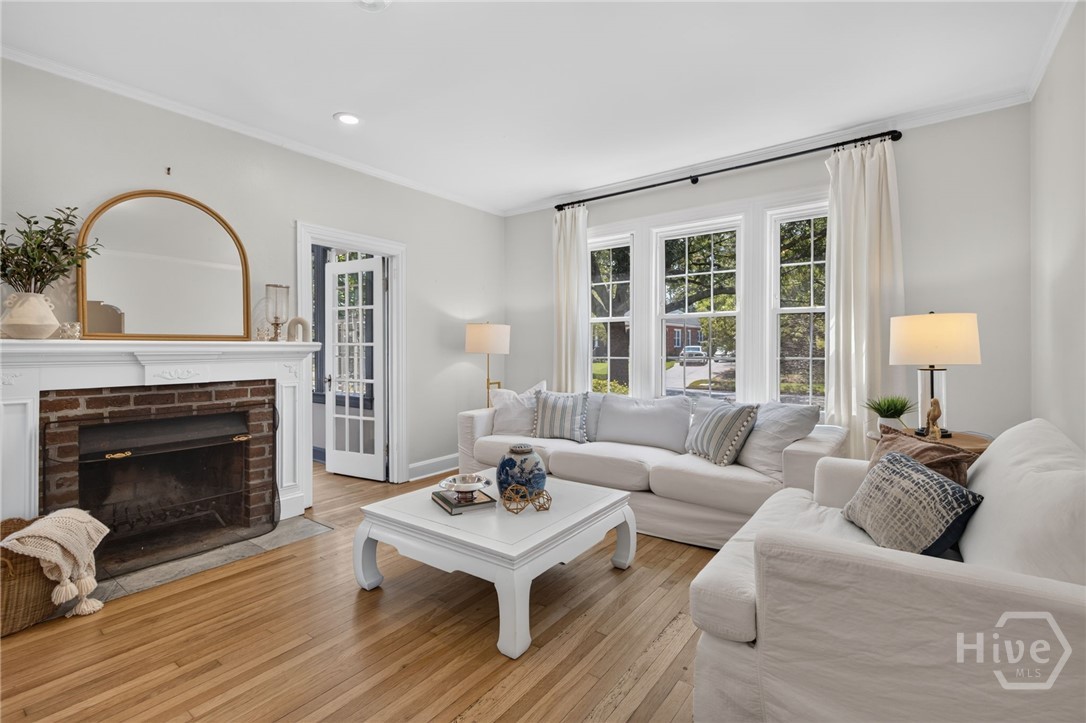 702 E 52nd Street