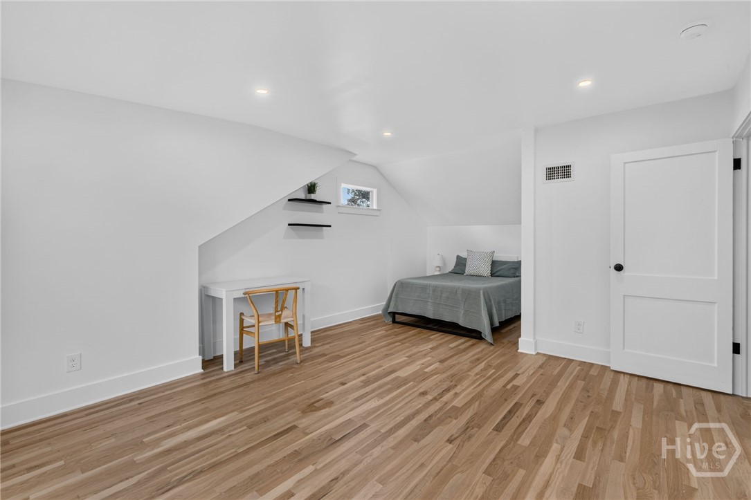 702 E 52nd Street