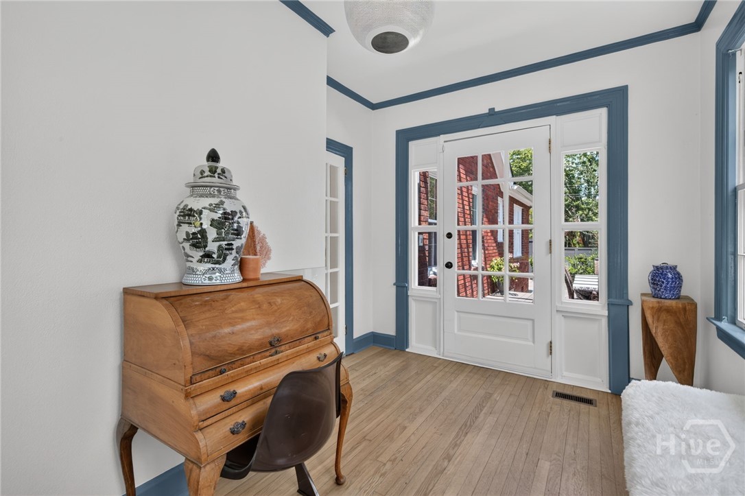 702 E 52nd Street