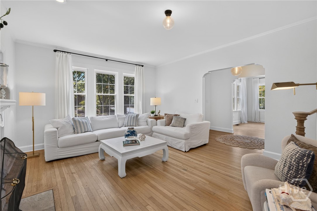 702 E 52nd Street