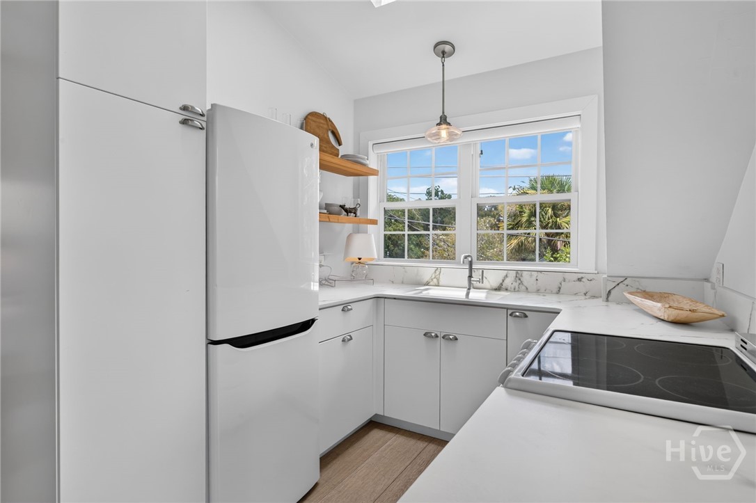 702 E 52nd Street