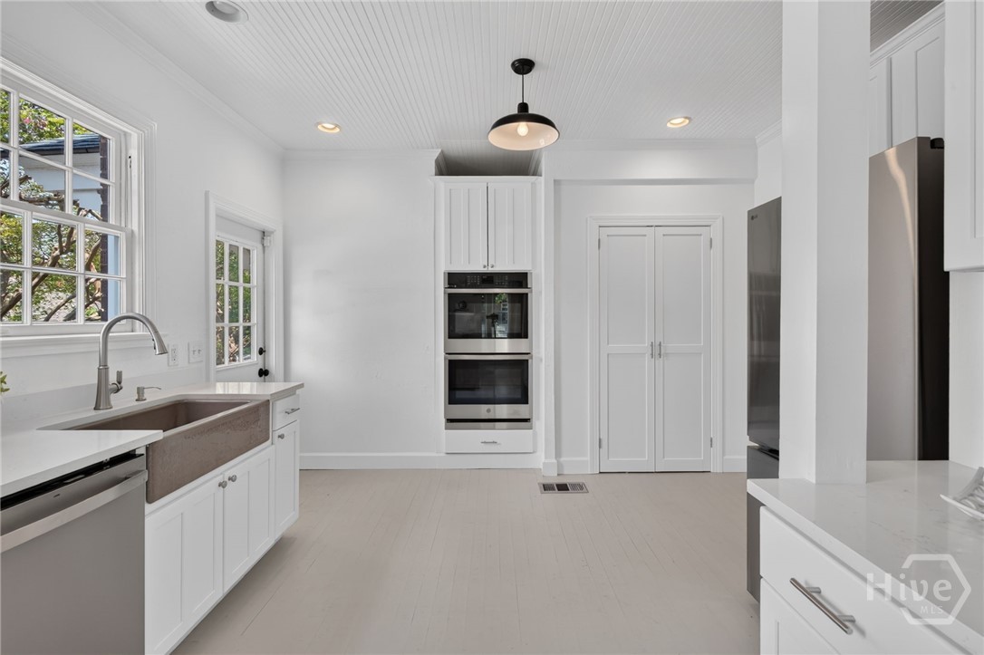 702 E 52nd Street
