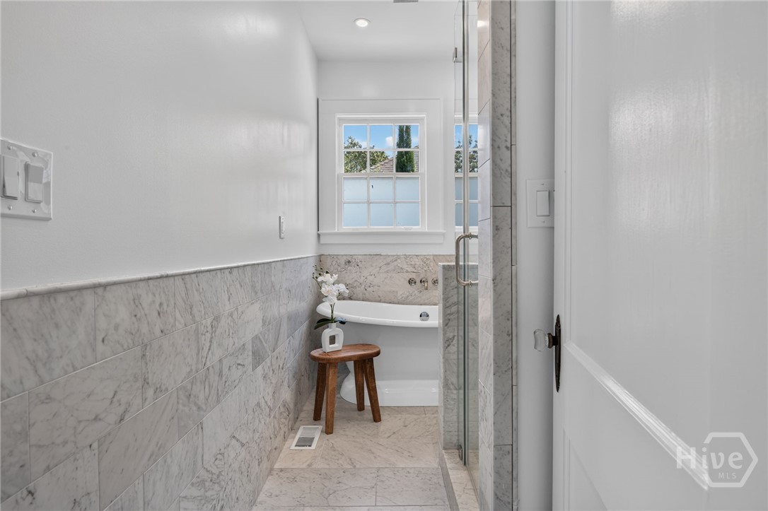 702 E 52nd Street