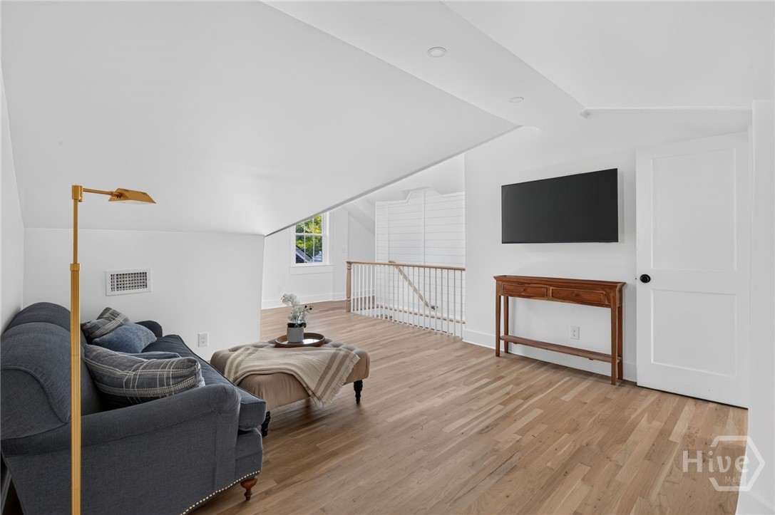 702 E 52nd Street