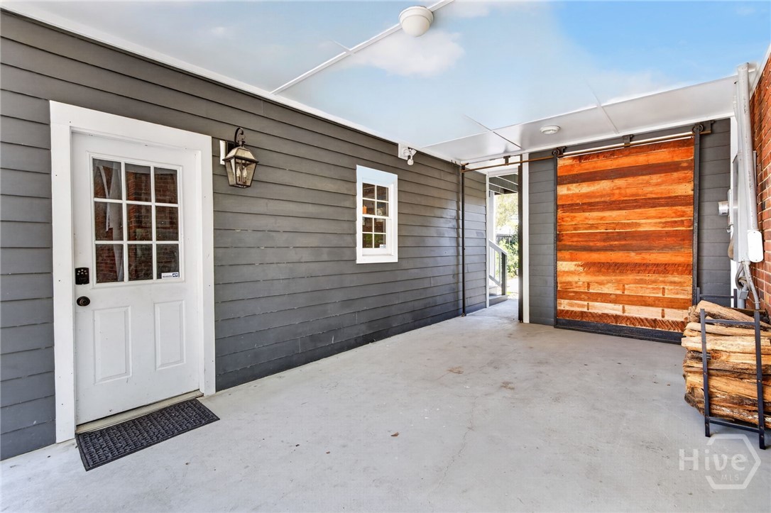 702 E 52nd Street