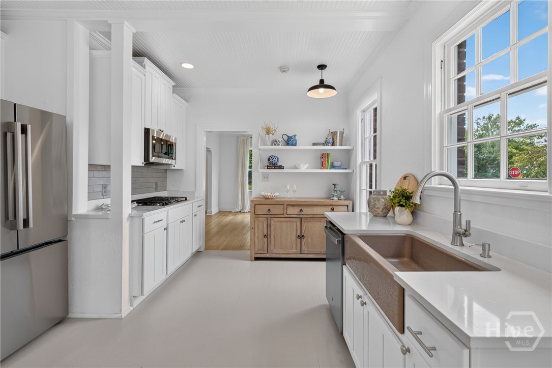 702 E 52nd Street