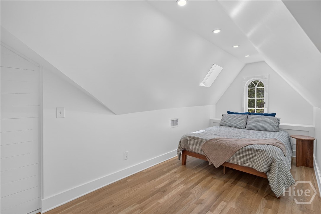 702 E 52nd Street