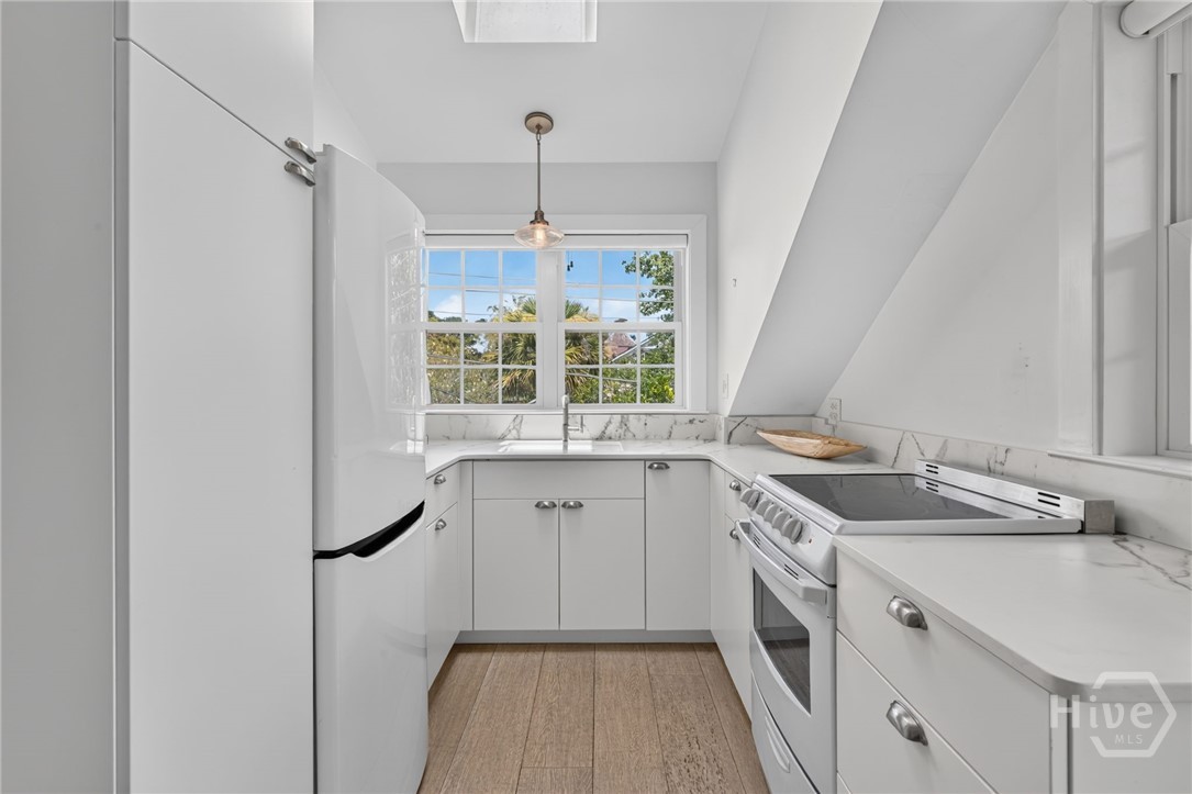 702 E 52nd Street